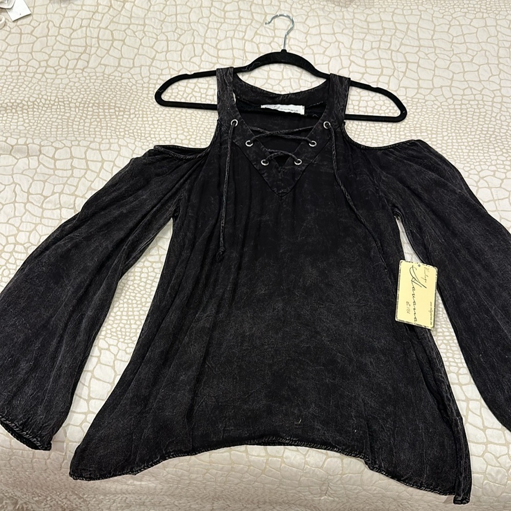 Flowy Blouse - Picture 3 of 5